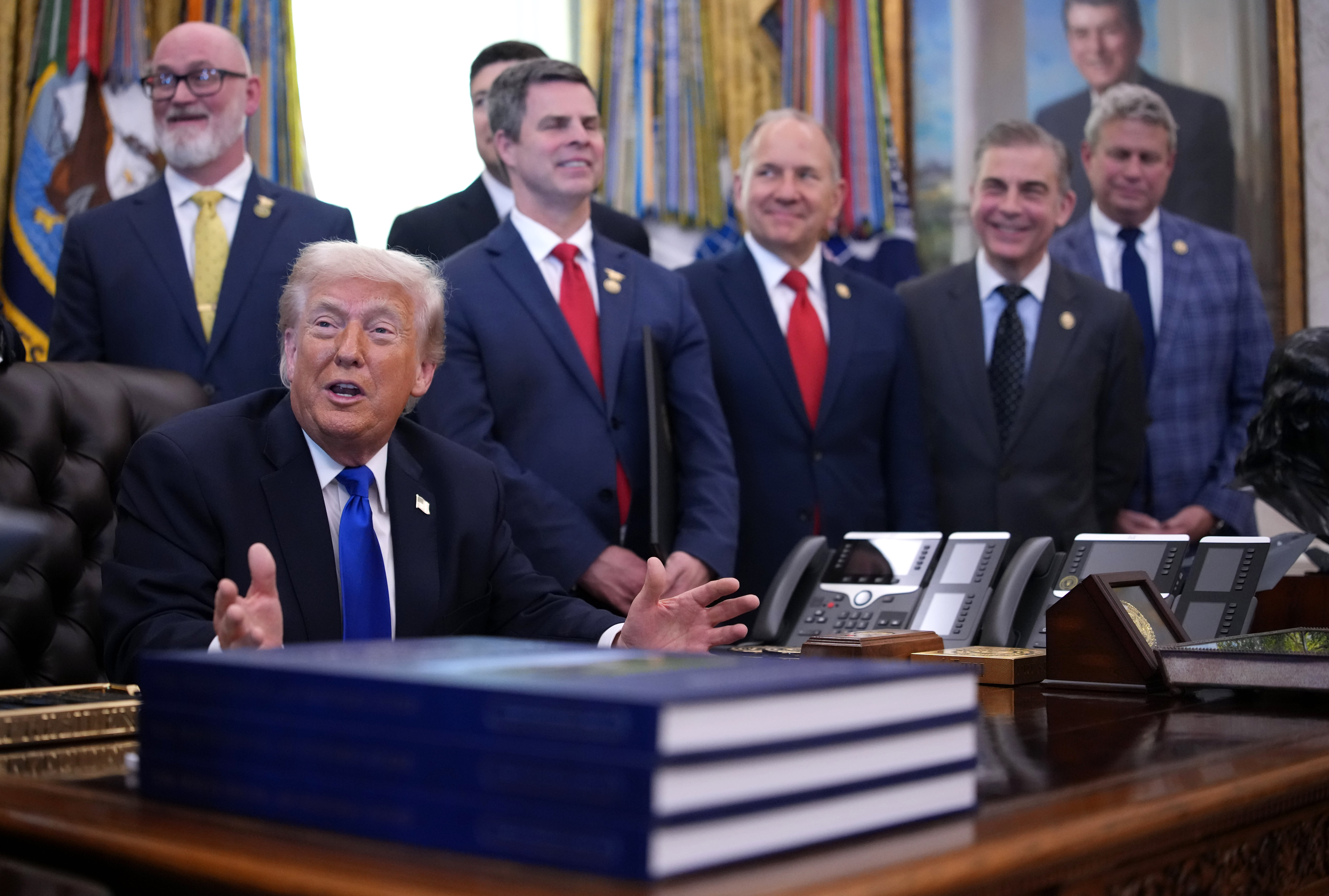 Trump signs executive order creating new retirement accounts for workers without 401(k)s
