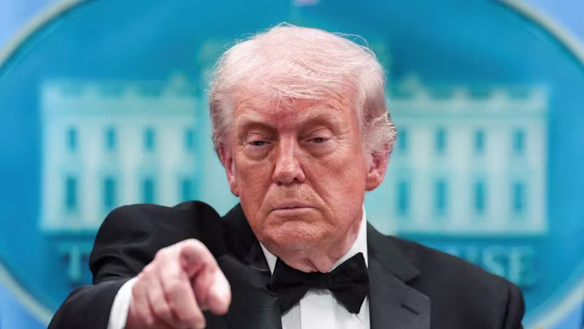 Trump insists China trip will go on as planned; analysts say leaders' summit crucial to manage risks