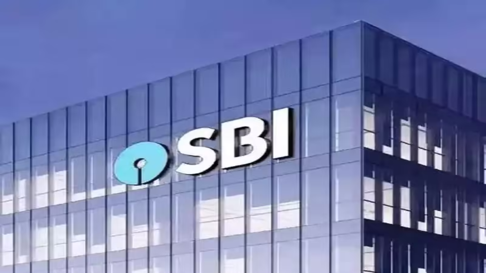 SBI sheds over $11 billion in market value in 2 sessions on margin squeeze, disappointing earnings