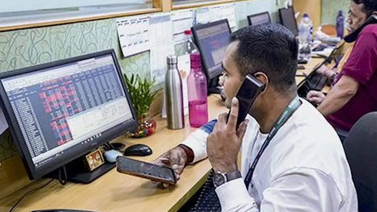 Geopolitical storm batters Dalal Street; Sensex tanks 921 points on Iran war fears, crude surge