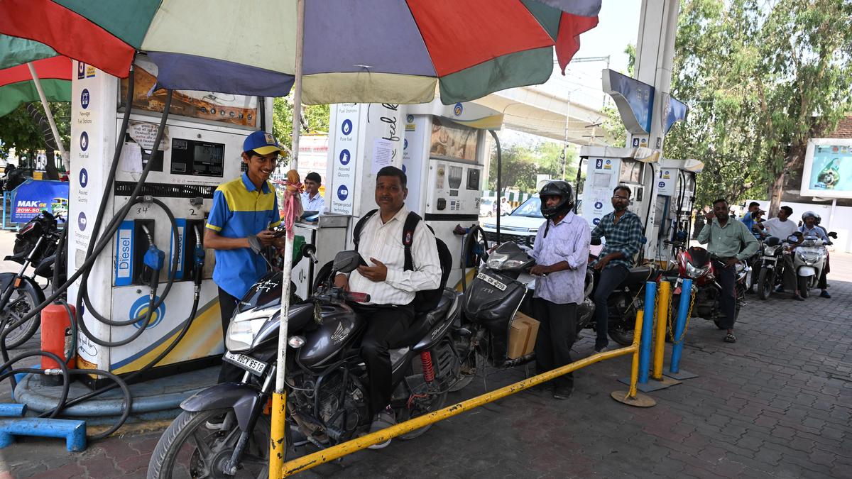 OMCs Bleed ₹550 Crore Daily on Petrol, Diesel, LPG