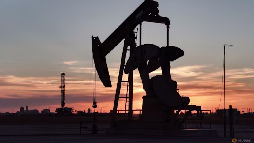 Oil falls slightly on reports of potential US-Iran ceasefire deal