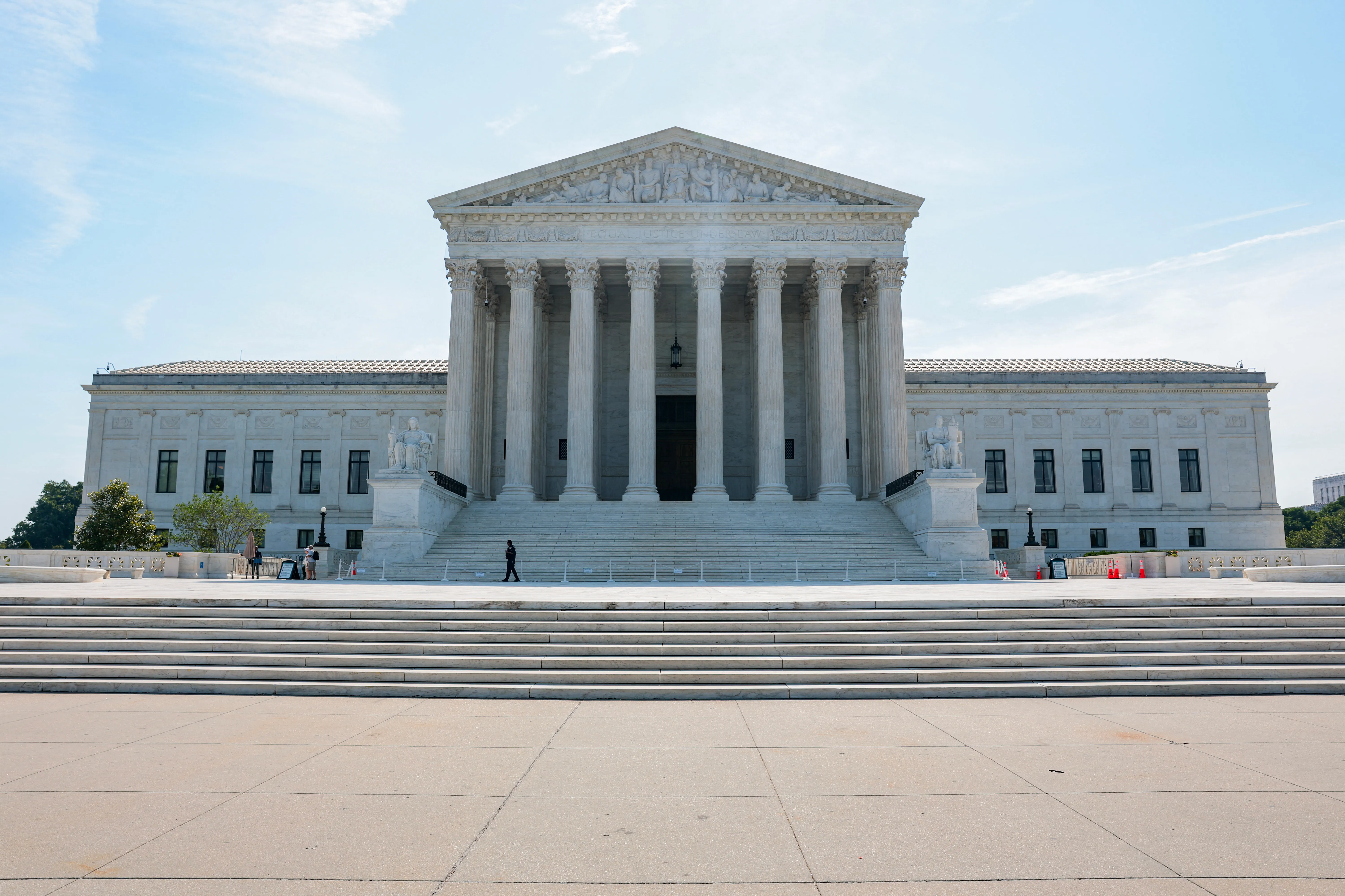 Supreme Court Backs Trump on Green Card Border Rights