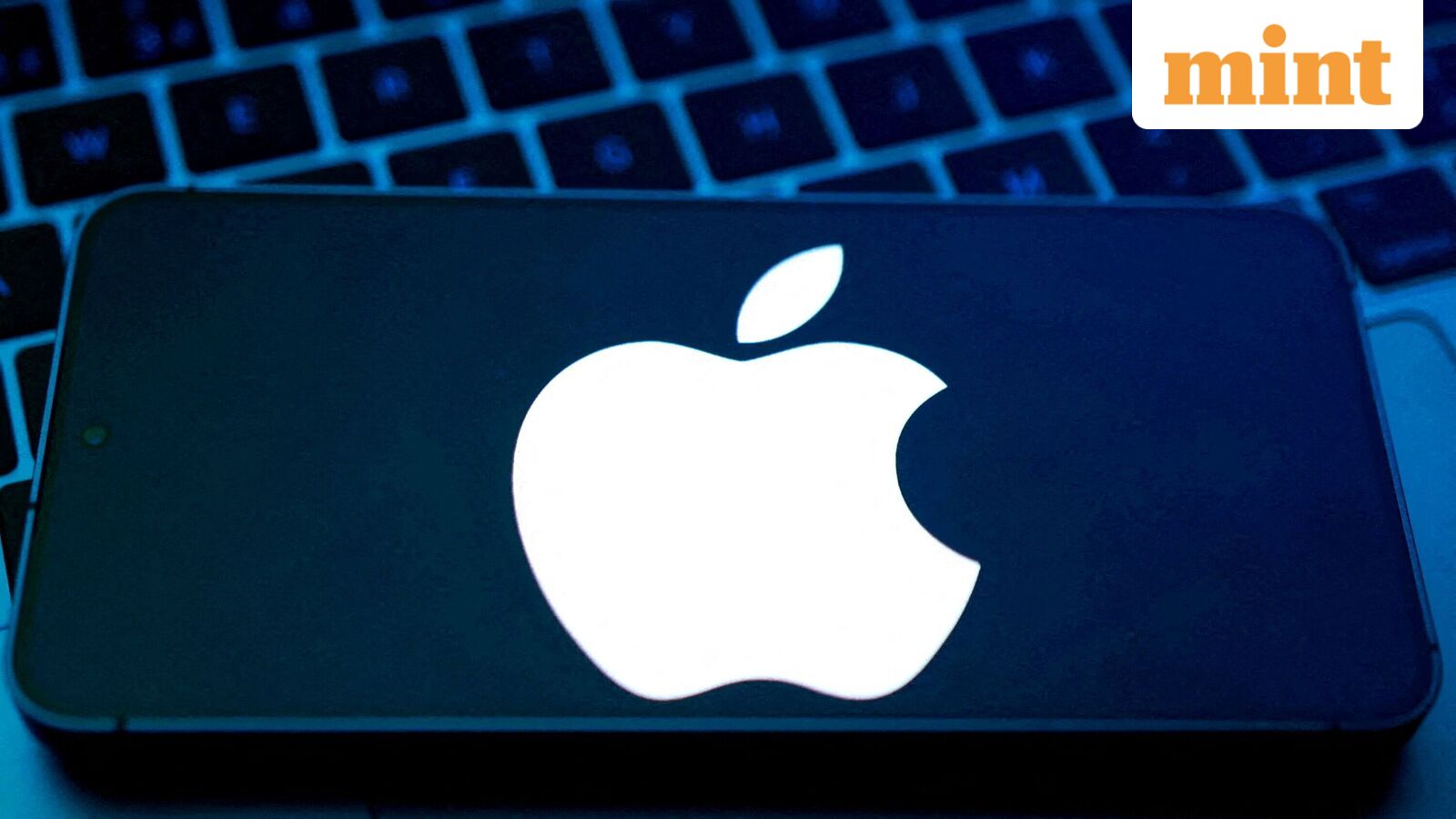 Apple Drops 6% After MacBook and iPad Price Hikes