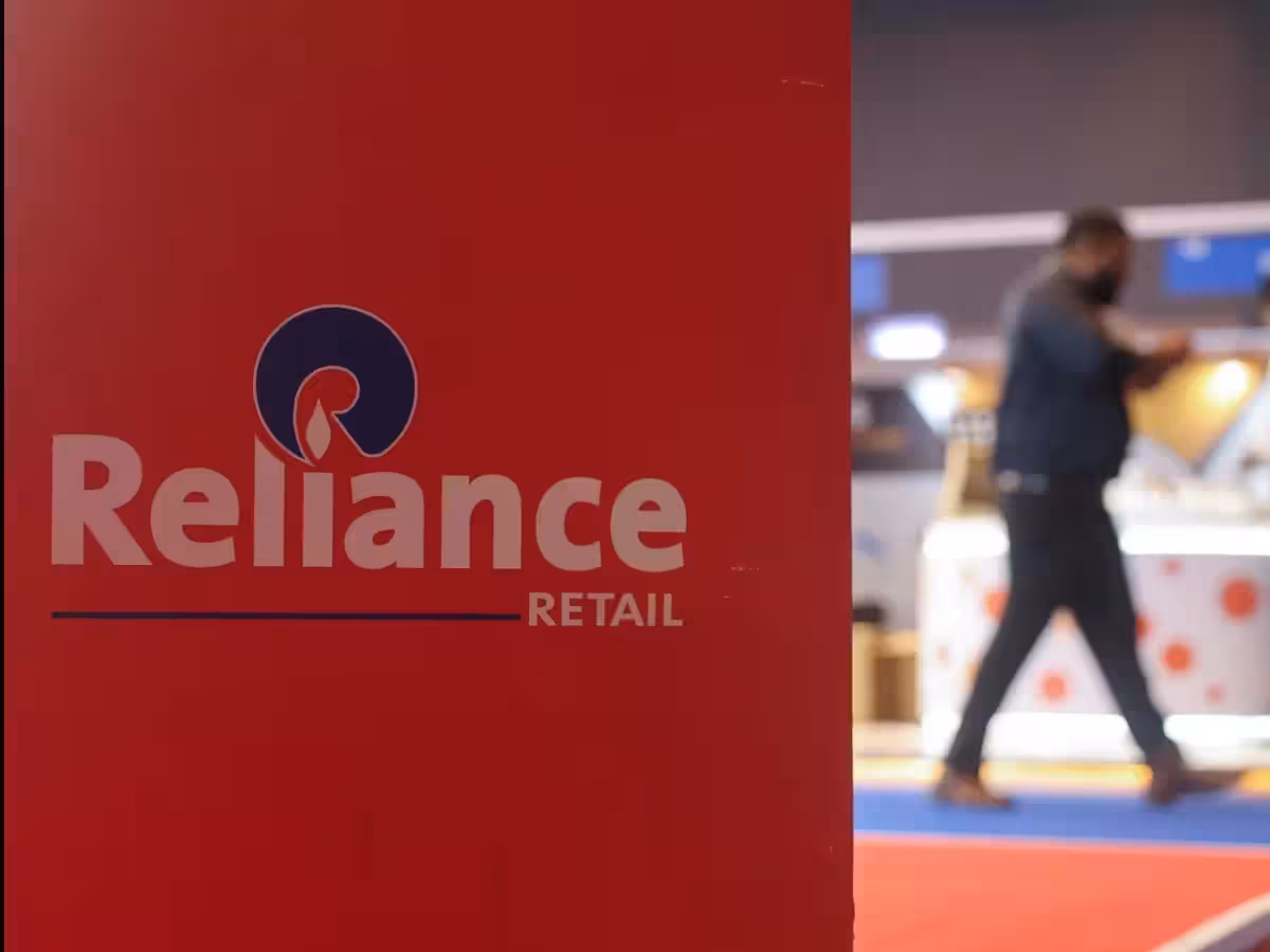 Reliance Retail maps online business growth with JioMart, dark stores in FY27