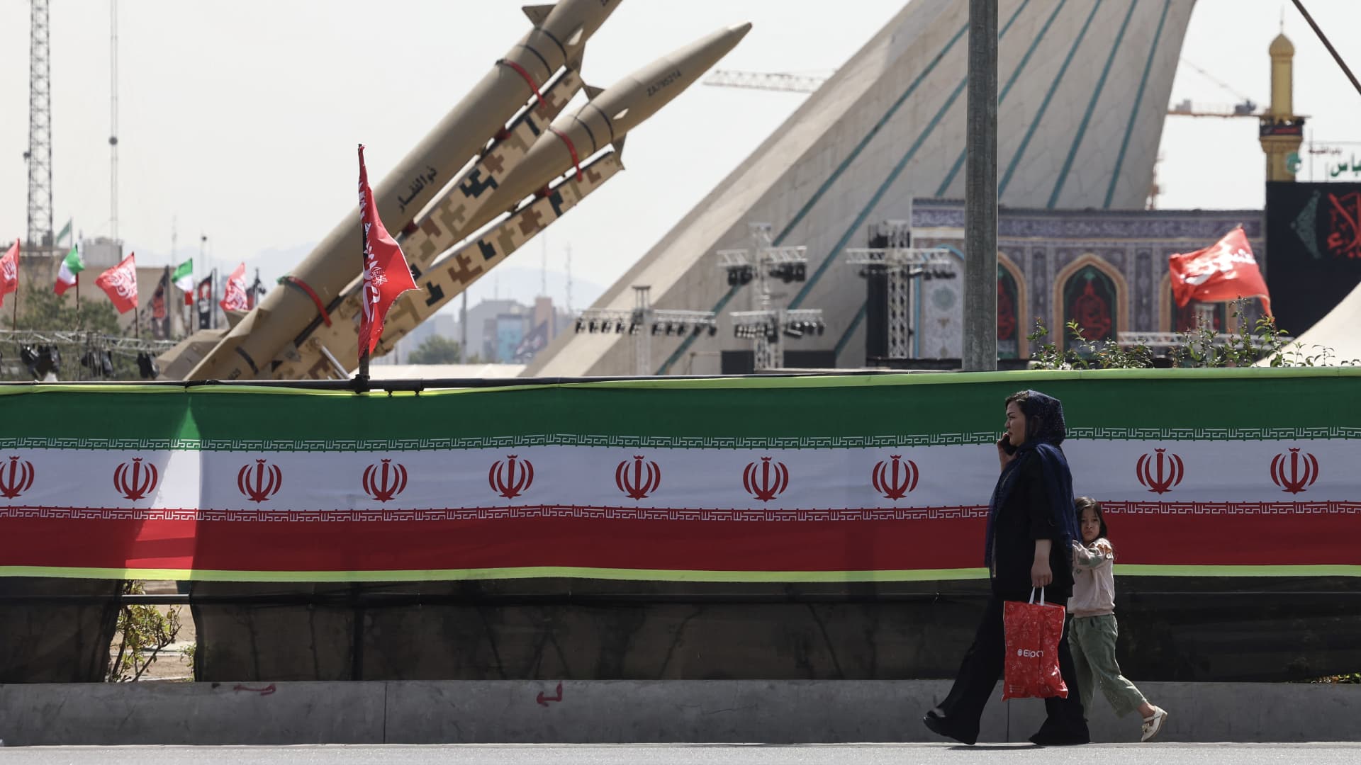 Trump warns Iran talks are ‘last chance’ to end war, oil prices rise as Tehran denies negotiations
